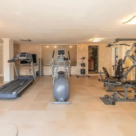 Luxury / Pool, Gym ,cinema Willa Albufeira