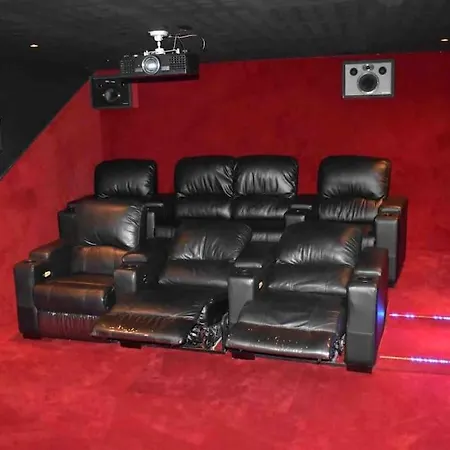 Luxury / Pool, Gym ,cinema Willa